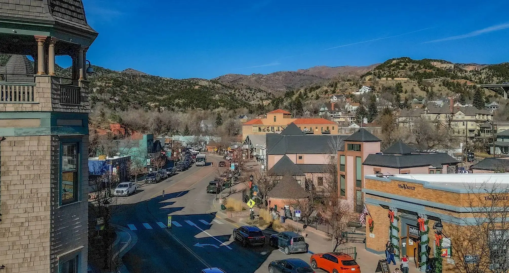 Local siding replacement and maintenance services for homes in Manitou Springs, CO